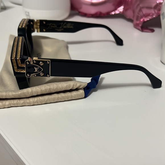 LOUIS VUITTON 1.1 MILLIONAIRES SUNGLASSES - Picture 5 of 5